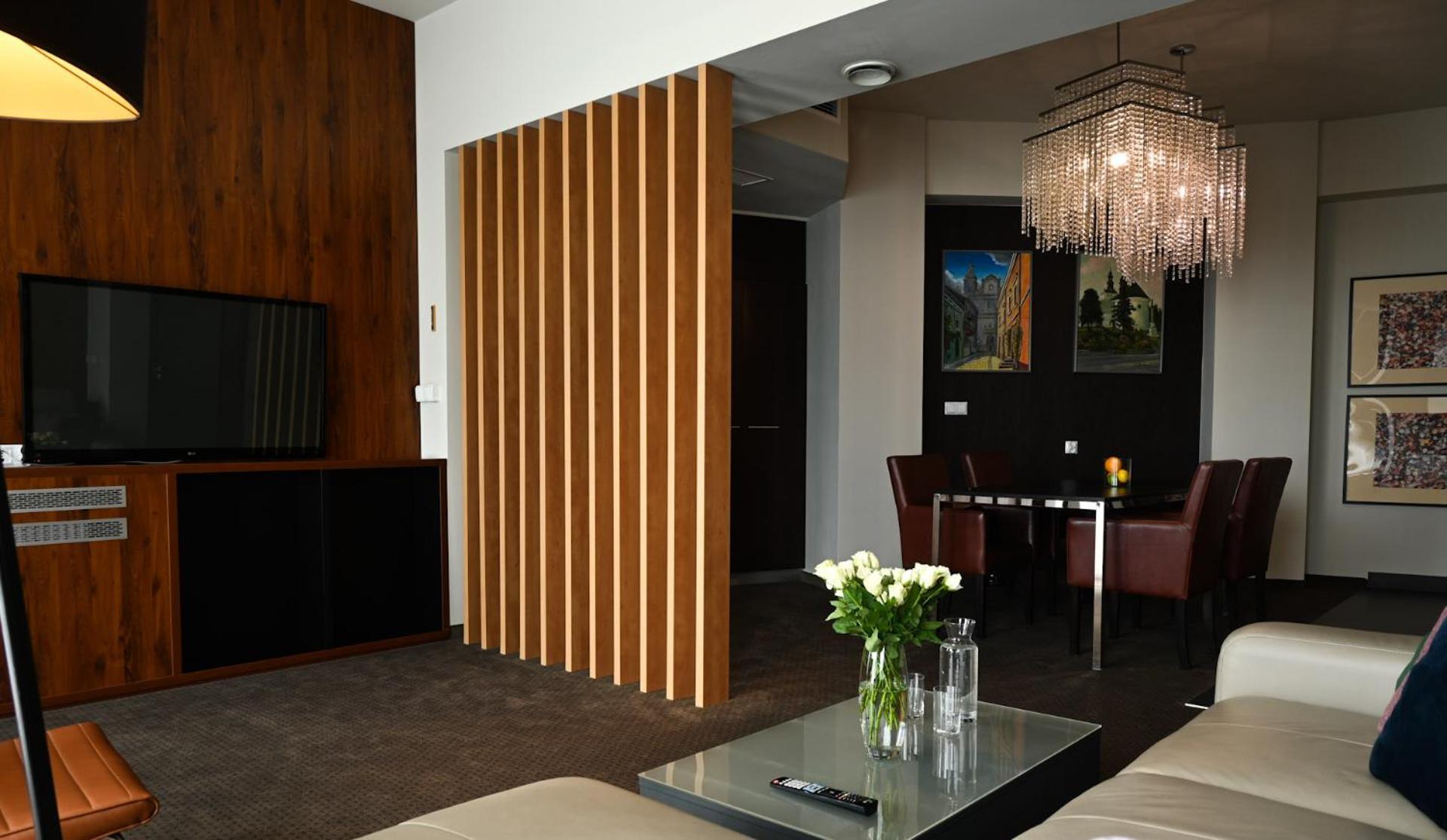 Vestil Hotel Piotrków Trybunalski Zewnętrze zdjęcie