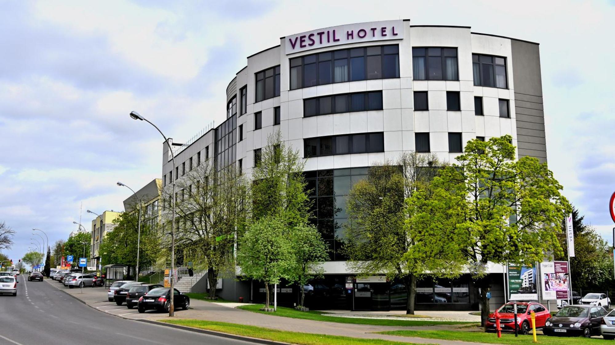 Vestil Hotel Piotrków Trybunalski Zewnętrze zdjęcie